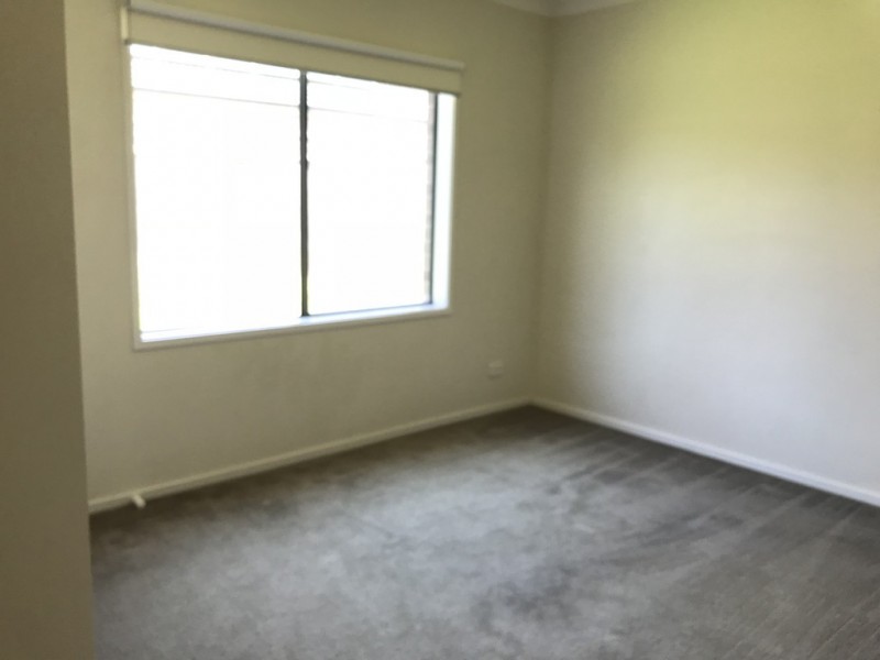 32 Kirrabilli Parade, Berwick VIC 3806