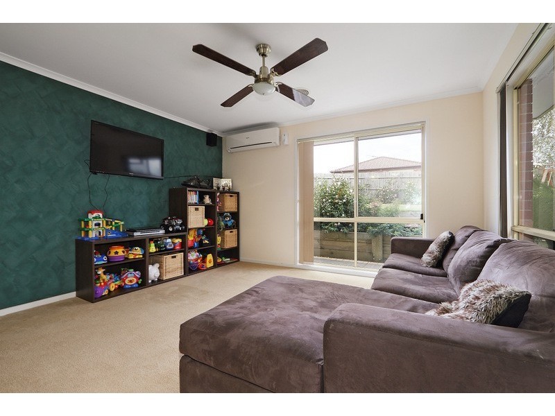 6 Ayesha Rise, Pakenham VIC 3810
