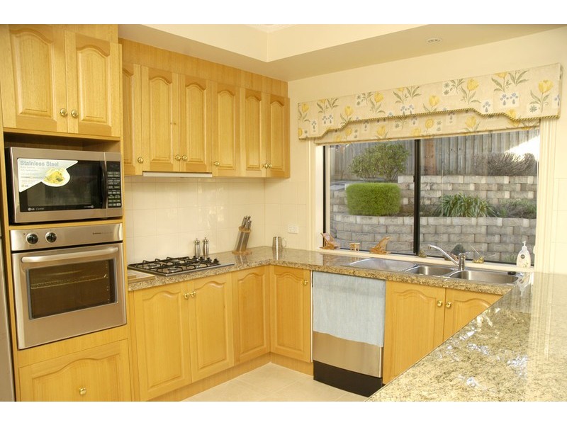 37 Highfielde Avenue, Berwick VIC 3806