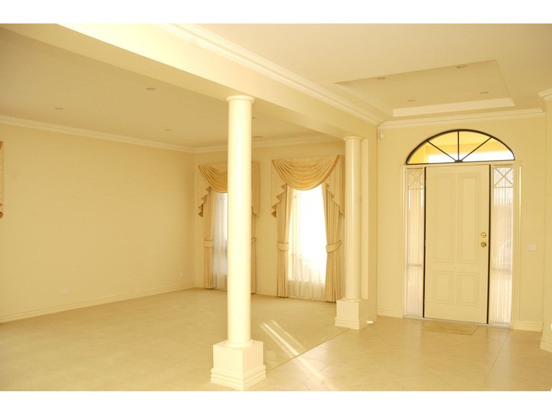 37 Highfielde Avenue, Berwick VIC 3806