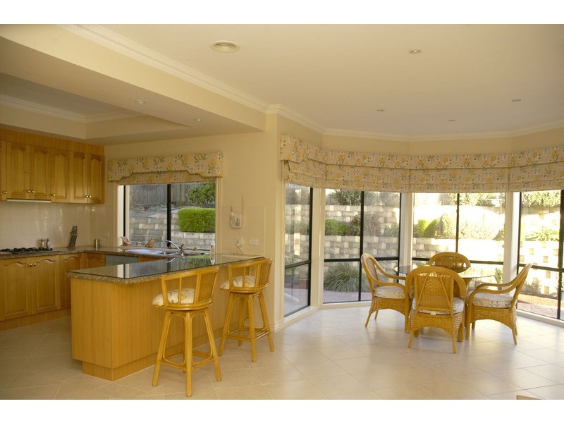 37 Highfielde Avenue, Berwick VIC 3806