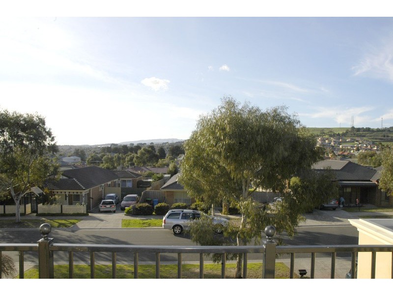 37 Highfielde Avenue, Berwick VIC 3806