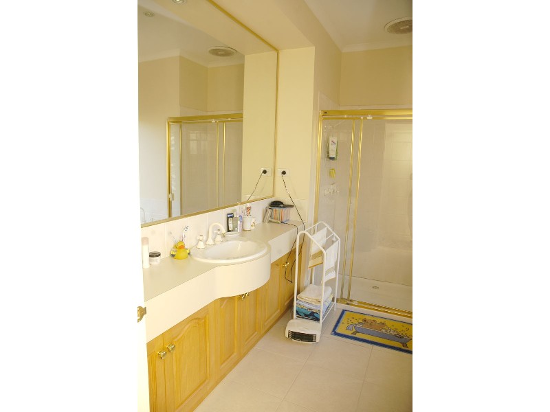 37 Highfielde Avenue, Berwick VIC 3806