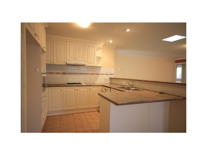 9 Whisken Way, Berwick VIC 3806