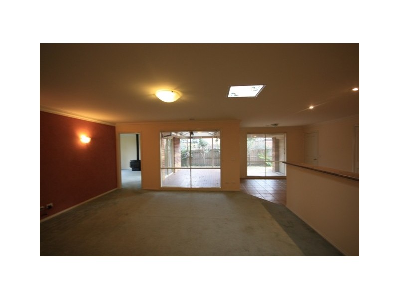 9 Whisken Way, Berwick VIC 3806