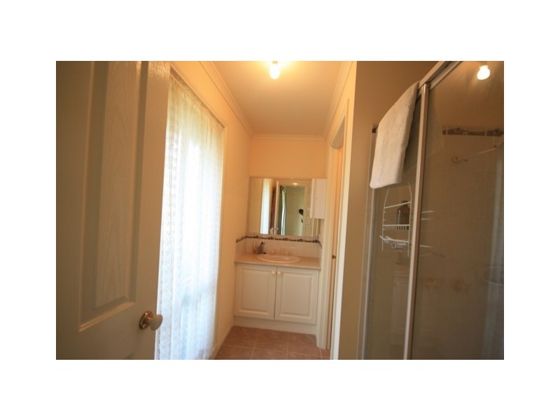 9 Whisken Way, Berwick VIC 3806