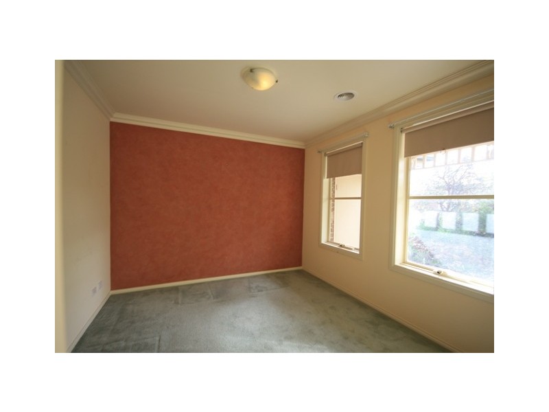 9 Whisken Way, Berwick VIC 3806