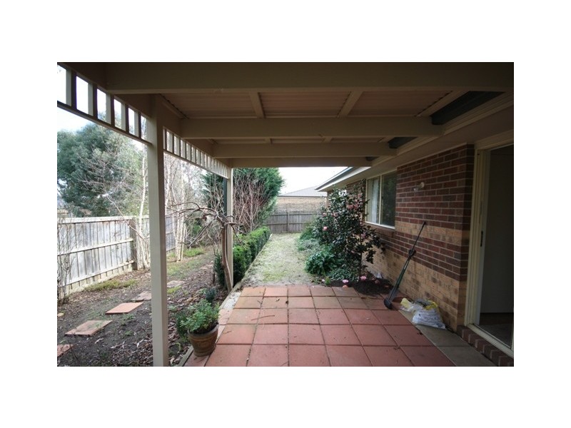 9 Whisken Way, Berwick VIC 3806