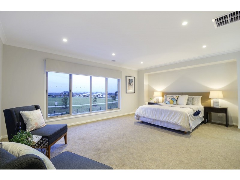 39 Fitzwilliam Circuit, Clyde North VIC 3978