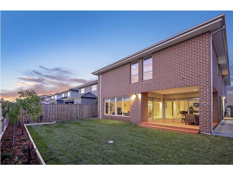 39 Fitzwilliam Circuit, Clyde North VIC 3978