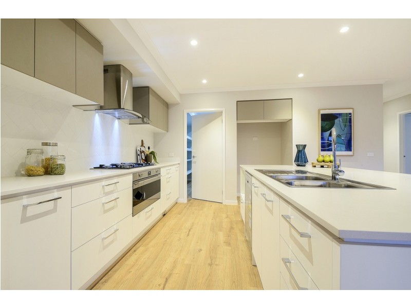 39 Fitzwilliam Circuit, Clyde North VIC 3978