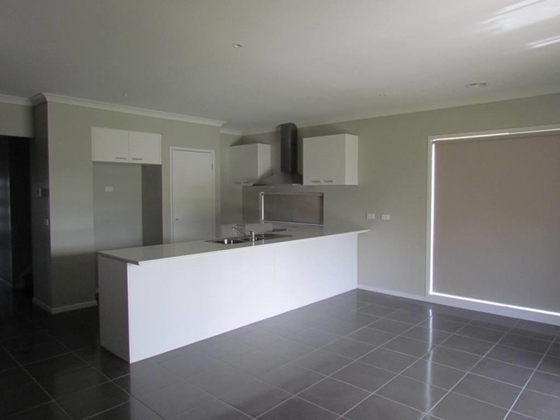 33 Frankland Street, Clyde North VIC 3978