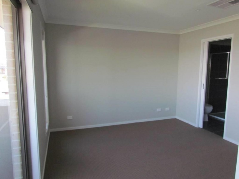 33 Frankland Street, Clyde North VIC 3978