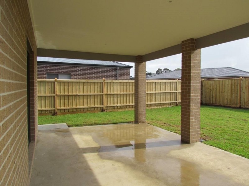 33 Frankland Street, Clyde North VIC 3978