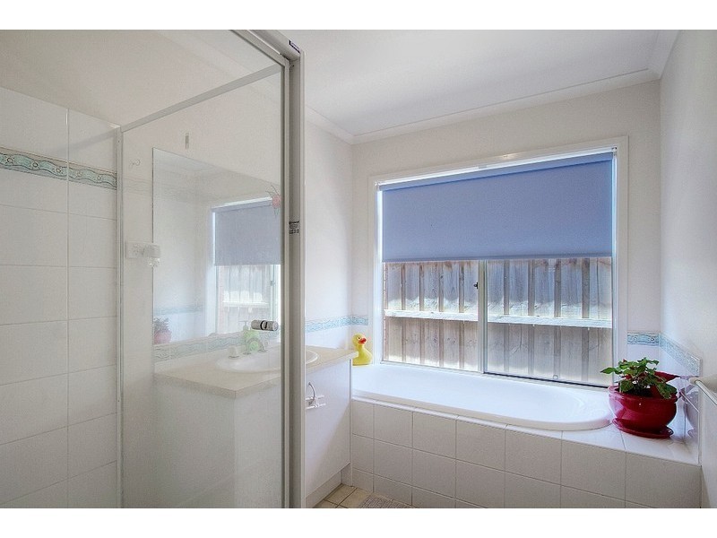 16 St Georges Road, Narre Warren South VIC 3805