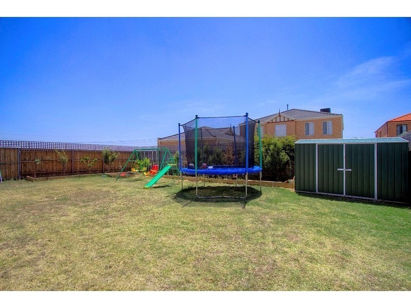 16 St Georges Road, Narre Warren South VIC 3805