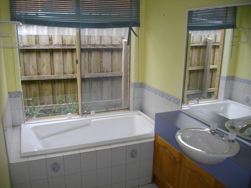 12  Eleanore Crescent, Hallam VIC 3803