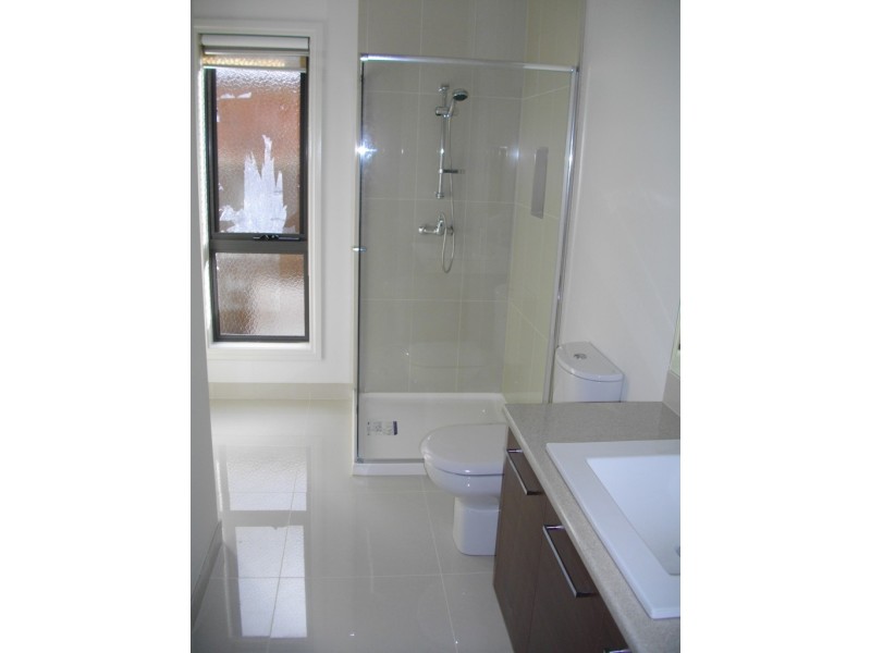 18 Piermont Drive, Berwick VIC 3806