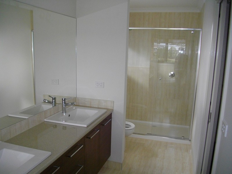 18 Piermont Drive, Berwick VIC 3806