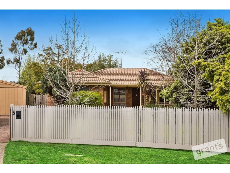 5 Gibb Court, Pakenham VIC 3810