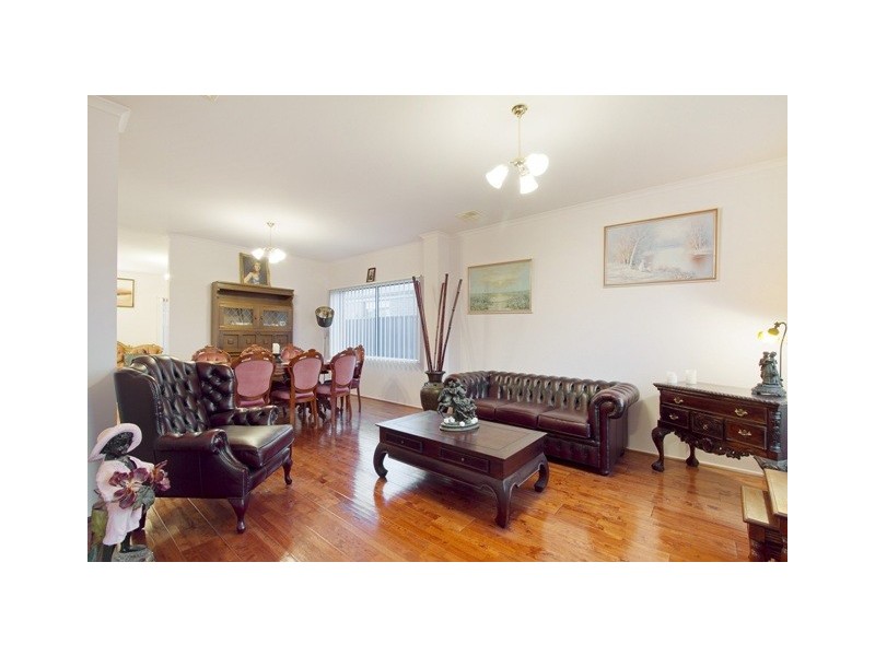 16 Laurina Link, Pakenham VIC 3810