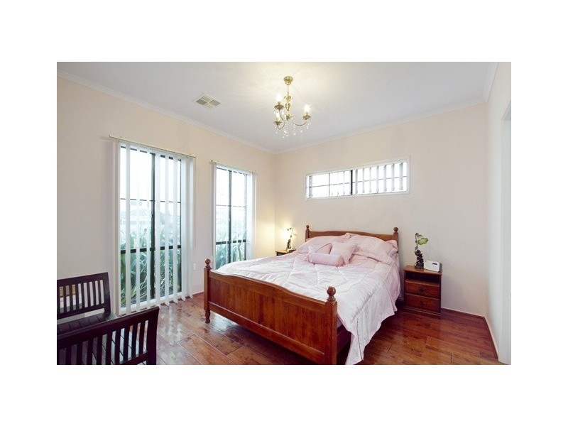 16 Laurina Link, Pakenham VIC 3810