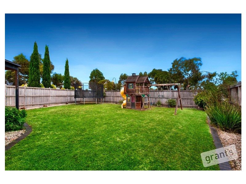 5 Champagne Grove, Narre Warren South VIC 3805