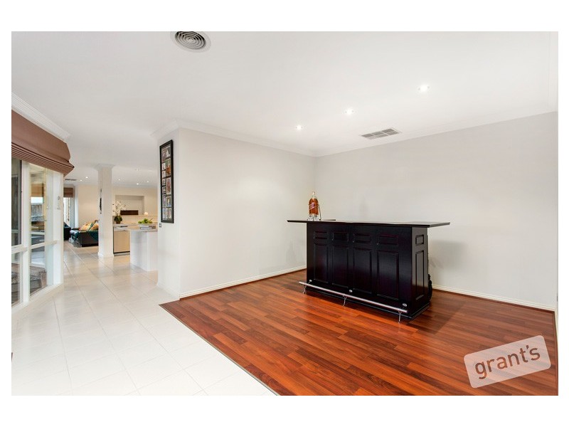 5 Champagne Grove, Narre Warren South VIC 3805