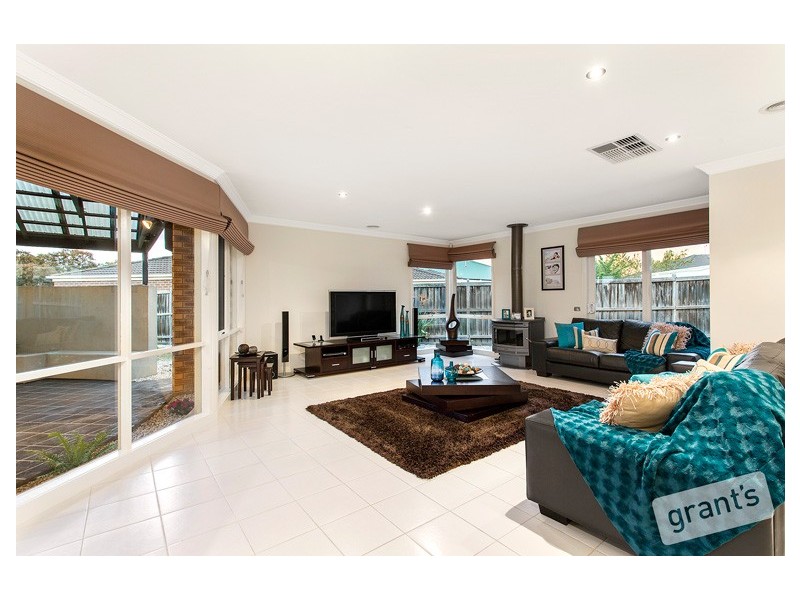 5 Champagne Grove, Narre Warren South VIC 3805