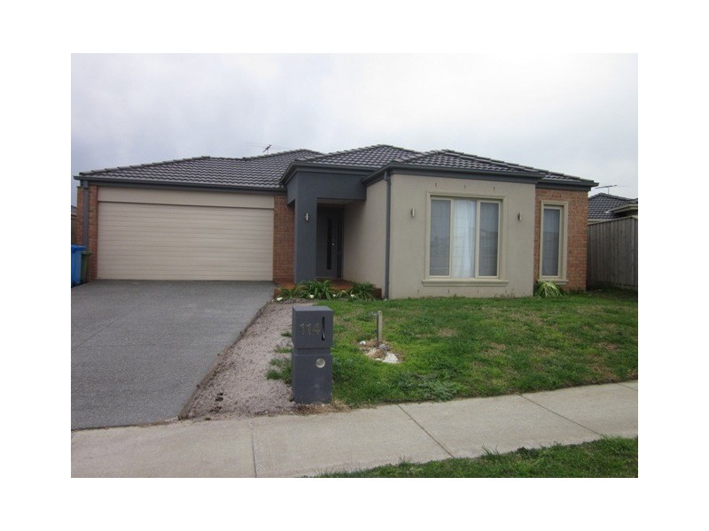 114 Skyline Way, Berwick VIC 3806