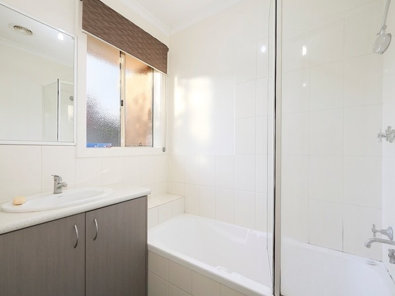 1/61 George Chudleigh Drive, Hallam VIC 3803