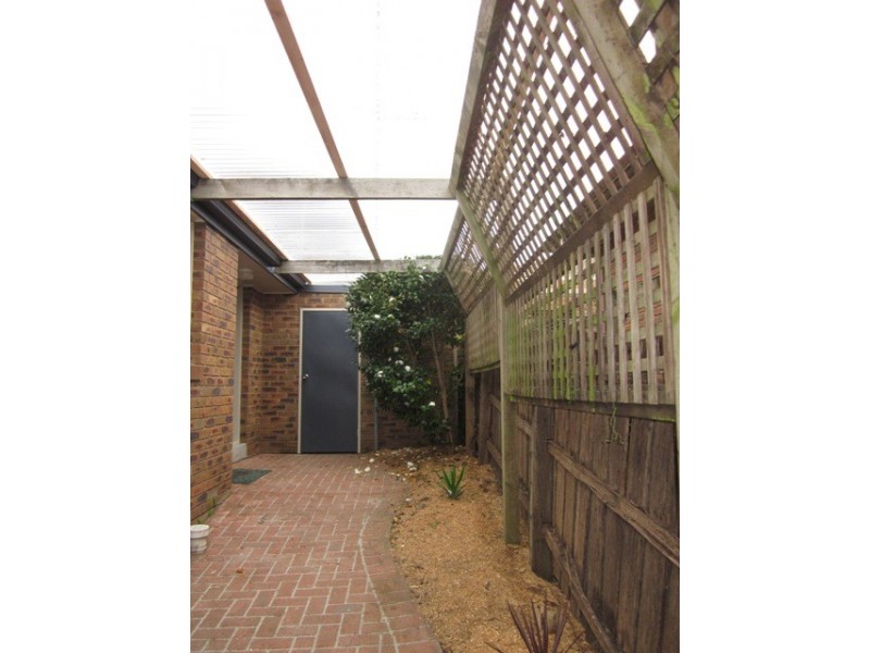 2/4 Camley Court, Berwick VIC 3806