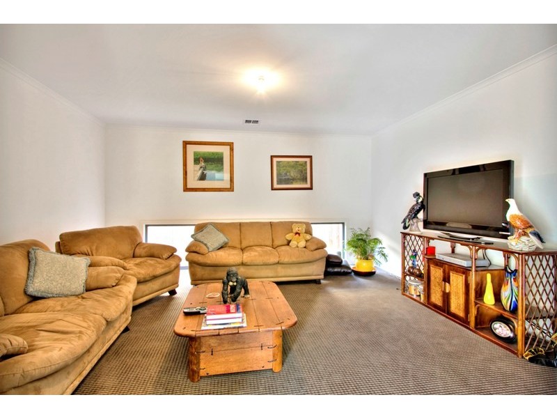 12 Norwich Drive, Berwick VIC 3806