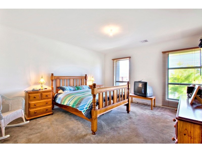 12 Norwich Drive, Berwick VIC 3806