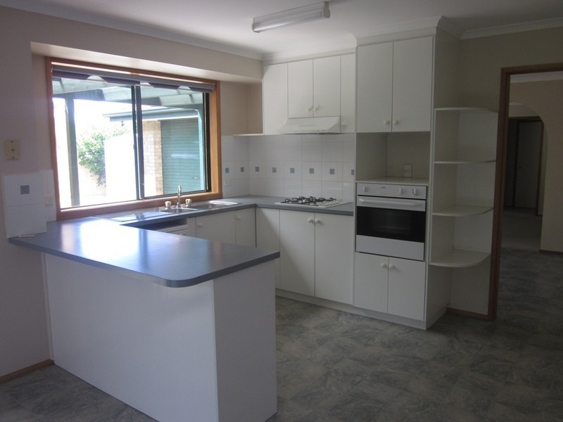 2 Rochelle Court, Narre Warren South VIC 3805