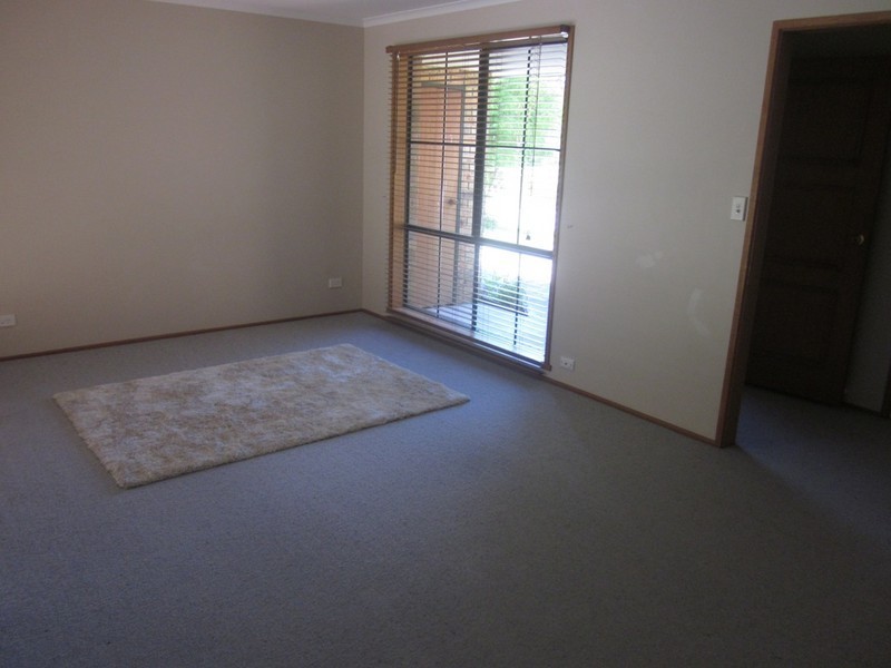 2 Rochelle Court, Narre Warren South VIC 3805