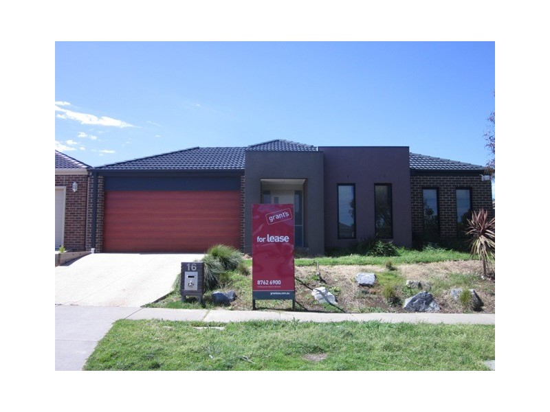 16 Emmett Ave, Berwick VIC 3806