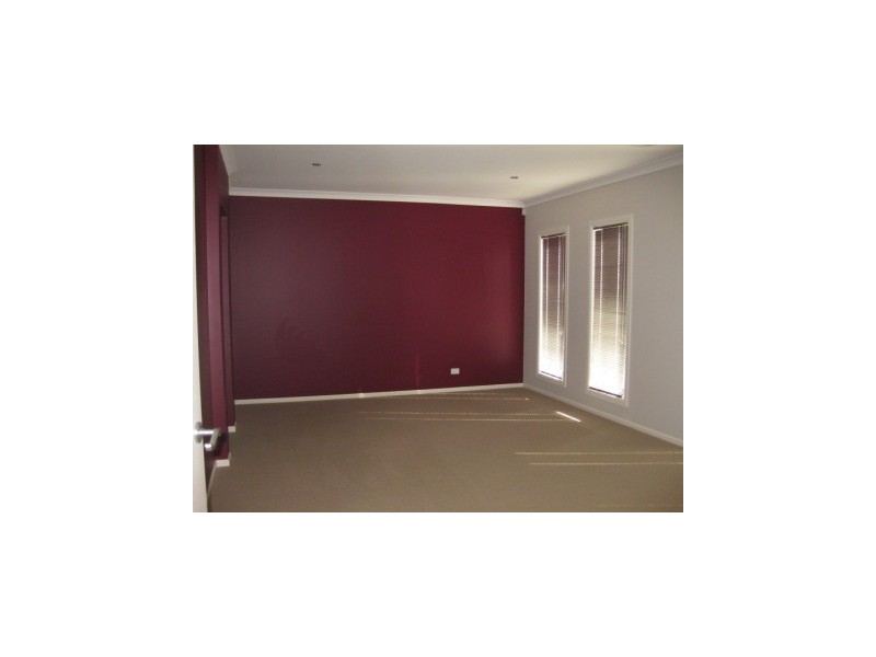 16 Emmett Ave, Berwick VIC 3806