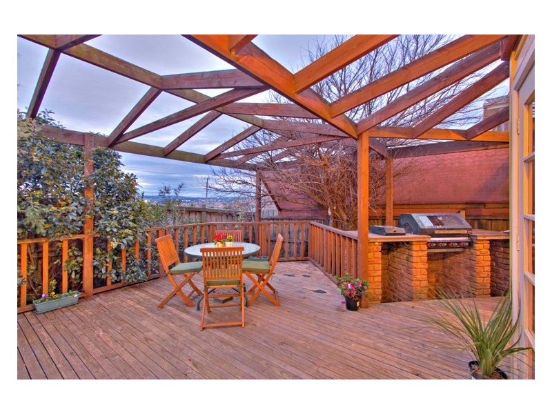 8 Sequoia Court, Narre Warren South VIC 3805