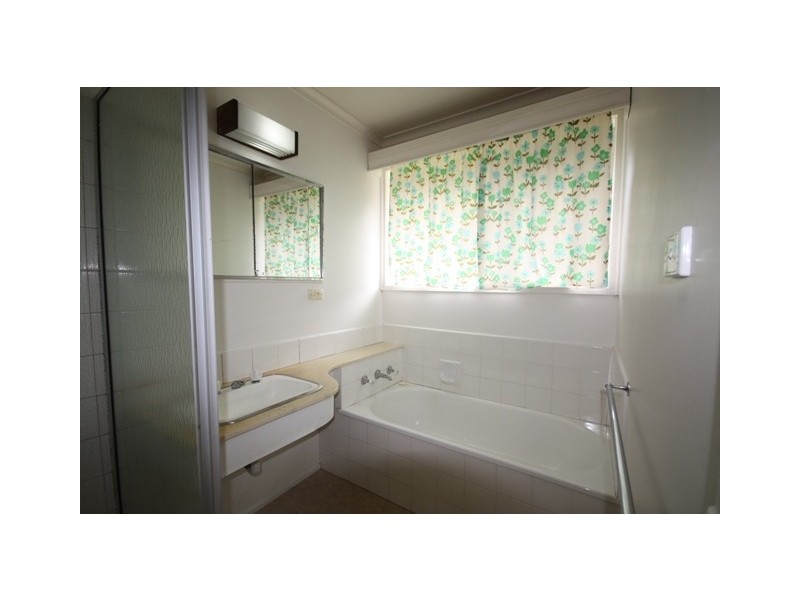 17 Hazeldene Court, Berwick VIC 3806