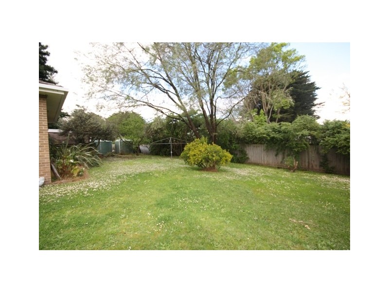 17 Hazeldene Court, Berwick VIC 3806