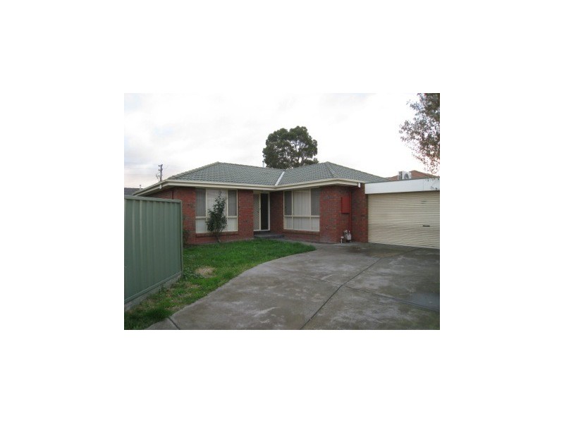 2/4  Stella Street, Beaconsfield VIC 3807