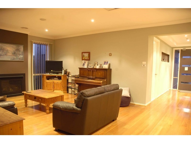 5 Cedarwood Crescent, Berwick VIC 3806