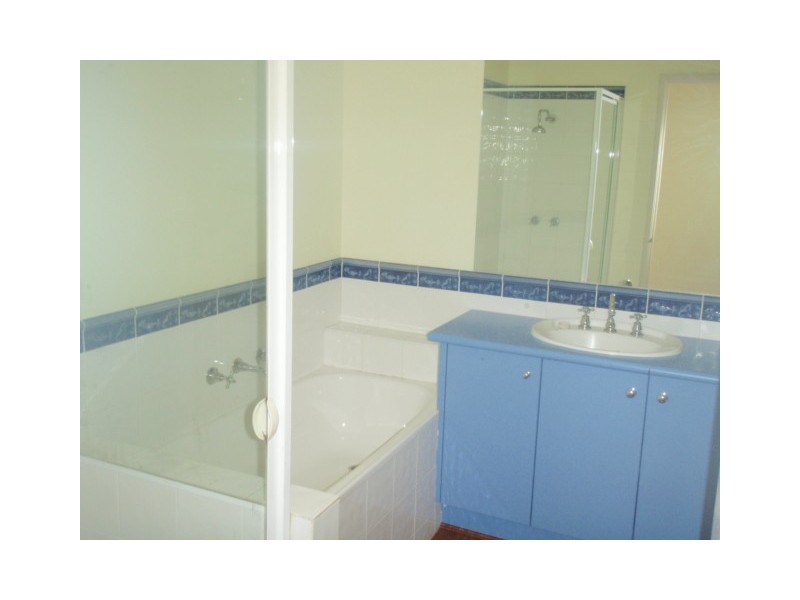 6 Cato Parkway, Lynbrook VIC 3975