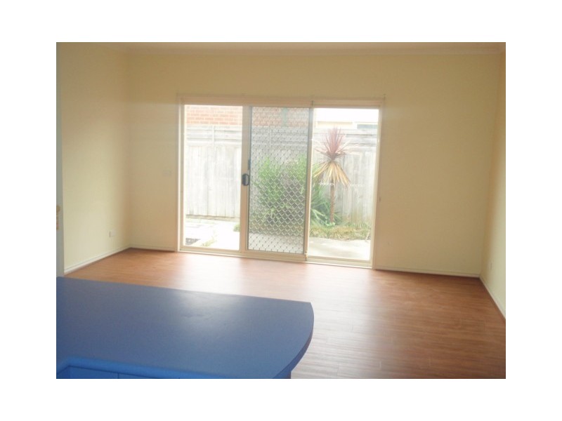 6 Cato Parkway, Lynbrook VIC 3975