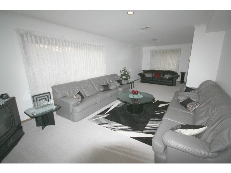 2 Cardinal Court, Narre Warren VIC 3805