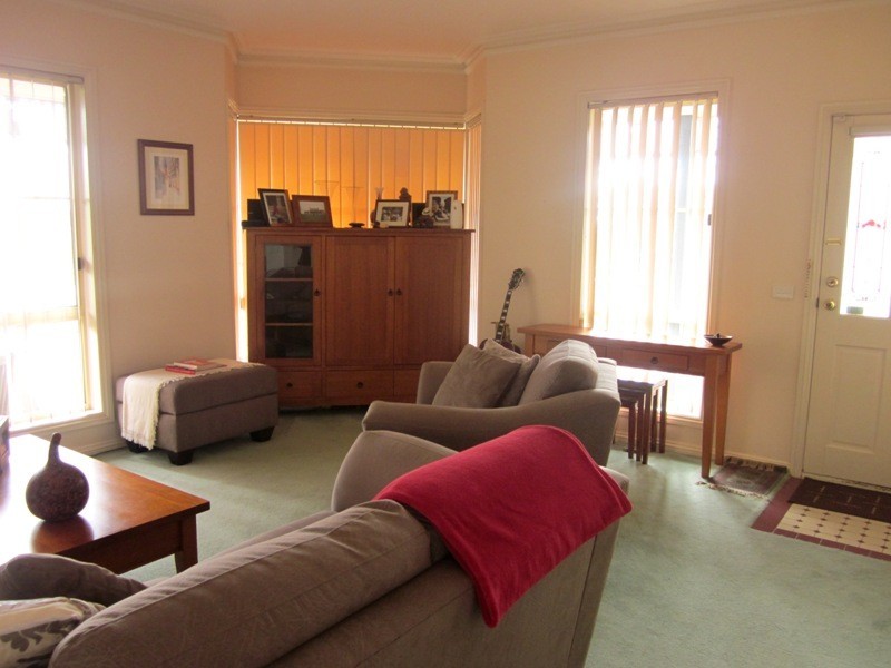 1/17 McNabb Street, Berwick VIC 3806