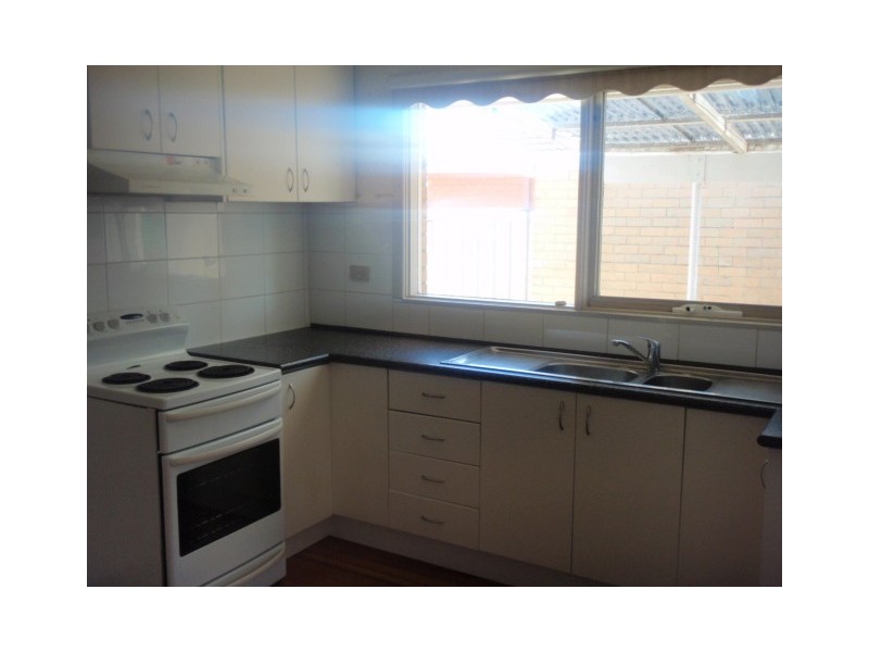 1/27 Harry Street, Cranbourne VIC 3977