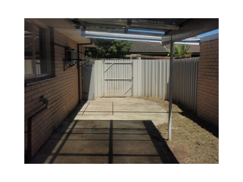 1/27 Harry Street, Cranbourne VIC 3977