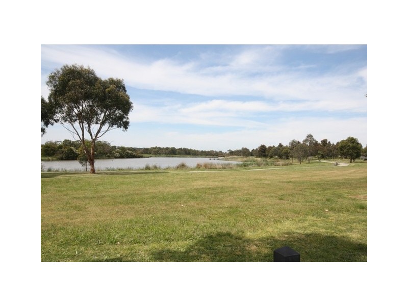 5 The Esplanade, Narre Warren South VIC 3805